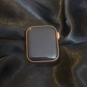 Apple Watch Series 6 40mm (gps + cellular) in Rose Gold FREE SHIPPING